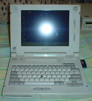 Compaq LTE 5000 notebook computer image